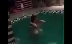 Florijana Pidhi nga Prishtina duke i lar cicac e mëdhaja në pishinë të mbrendëshme* për të shikuiar videon, vizitoni linkun* porno video xxx youtube porn video /watch?v=a0kOCZbAHQ0