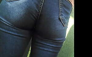 Bunda Mole Jeans Socado na Recepção Saggy Butt in Tight Jeans Creepshot Voyeur