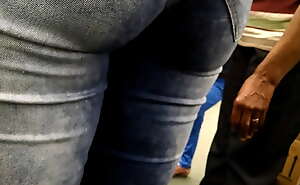 Jeans Atolado da Vendedora Bunda Jeans Milf Ass Denim Tight creeping
