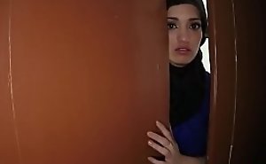 Beautiful Arab wife left by husband decided nigh sold her shaved tight p-for-sex-3