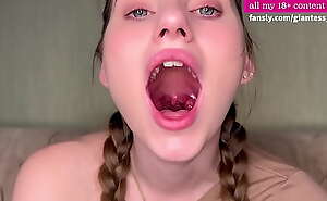 do you like it when girls show their mouths?
