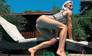 Outdoor swimming pool erotics with naked Zazie