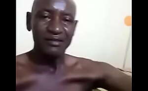 Voici une partie de la video nue de Djibrilla Mali Tounka. il est enseignant professeur d Anglais au CES Aeroport
