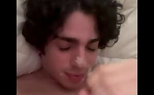 18 yo faggy boy cumming in his own face and eating it