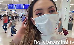 Sem calcinha no aeroporto de Cancun    Video completo no bolivianamimi.tv
