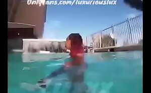 Luxxx sexy ass twerking in the pool