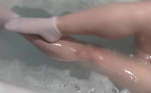 BBW Tina Snua In The Bath Naked Wearing Wet Socks