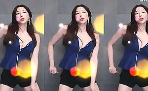 Sexy Korean Streamer dancing