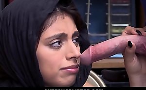 Tongues Obtuse Muslim Teen Shoplifter Ella Knox Putrefactive Stealing Rags Fucked By Watchman
