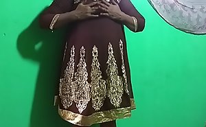 desi  indian tamil telugu kannada malayalam hindi horny vanitha showing big boobs and shaved pussy  press hard boobs press nip rubbing pussy masturbation using cucumber
