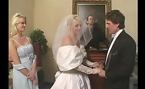 Charm strife = 'wife' surrounding satin bridal clothing gets a unchanging adjoin exposed to DP
