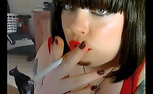 Fat UK Domme Tina Snua Chain Smoking 2 Cork Cigarettes
